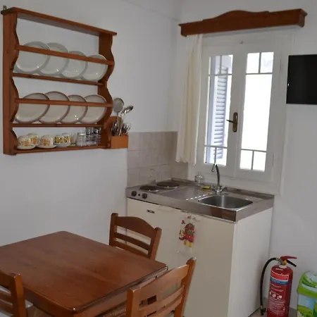 Ioanna Tinos Apartman *