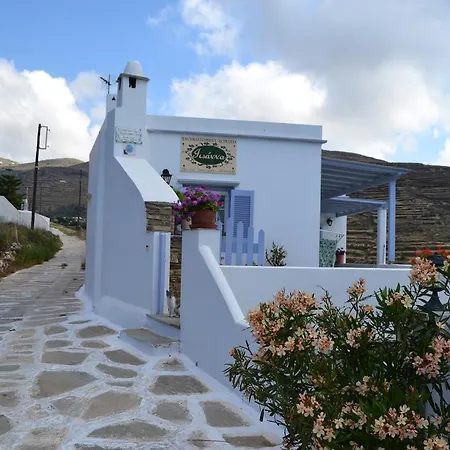 Ioanna Tinos 키오니아