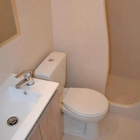 아파트 Ioanna Tinos