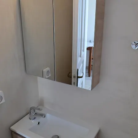 아파트 Ioanna Tinos