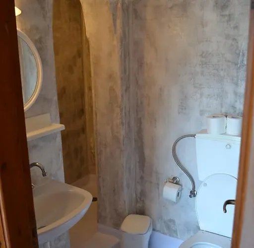 Ioanna Tinos 키오니아