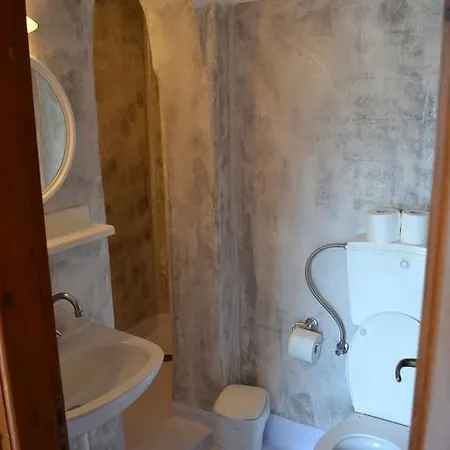 Ioanna Tinos Kiónia